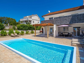 Holiday Home Villa Mira by Interhome